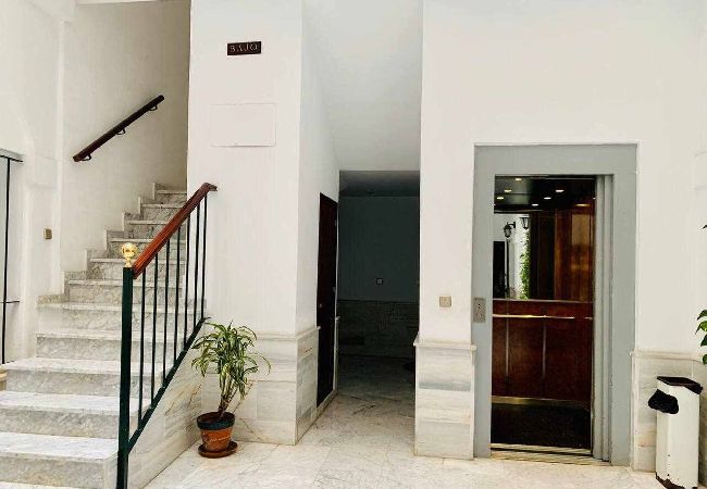 Apartamento en Cádiz - Las Gemelas de Benjumeda Ascensor Grupo AC Gestión Apartamento en Cádiz - Las Gemelas de Benjumeda Ascensor Grupo AC Gestión