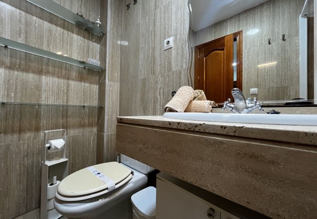 Apartamento en Cádiz - Las Gemelas de Benjumeda Ascensor Grupo AC Gestión Apartamento en Cádiz - Las Gemelas de Benjumeda Ascensor Grupo AC Gestión