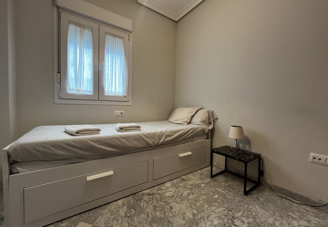 Apartamento en Cádiz - Las Gemelas de Benjumeda Ascensor Grupo AC Gestión Apartamento en Cádiz - Las Gemelas de Benjumeda Ascensor Grupo AC Gestión