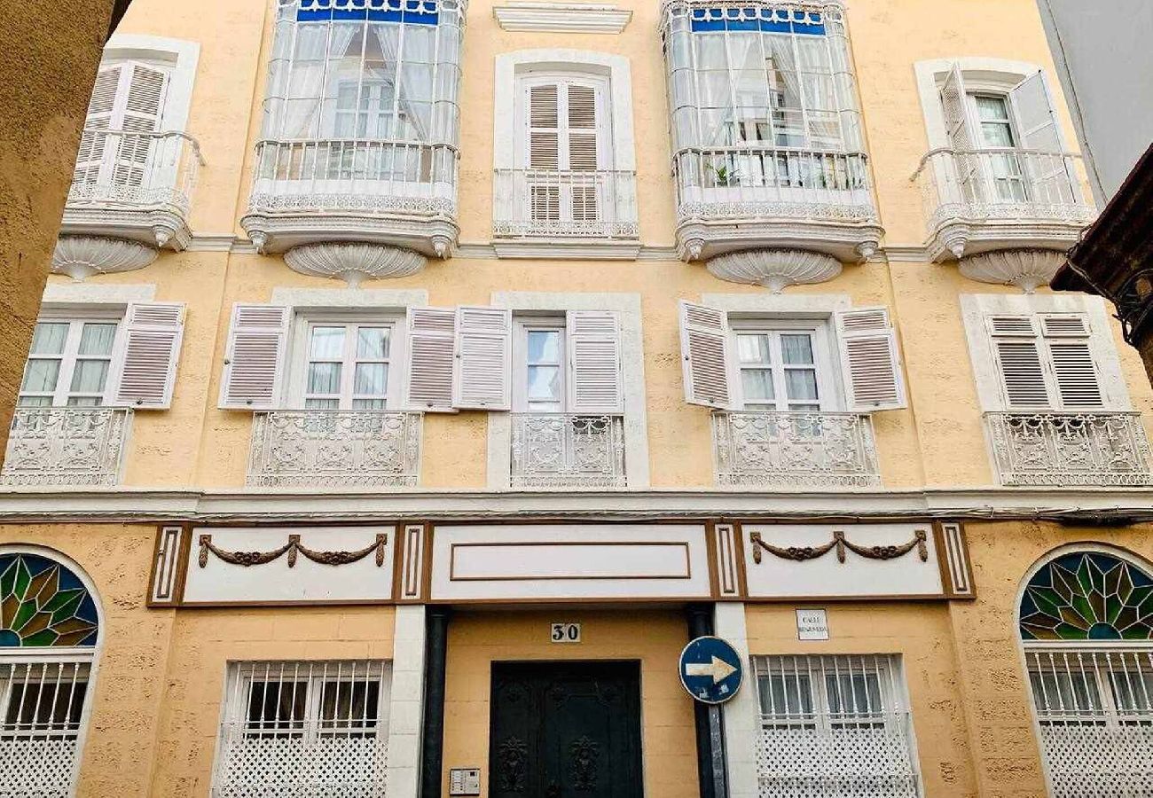 Apartamento en Cádiz - Las Gemelas de Benjumeda Ascensor Grupo AC Gestión Apartamento en Cádiz - Las Gemelas de Benjumeda Ascensor Grupo AC Gestión