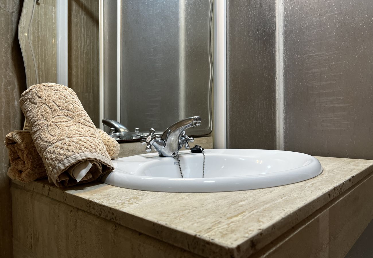 Apartamento en Cádiz - Las Gemelas de Benjumeda Ascensor Grupo AC Gestión Apartamento en Cádiz - Las Gemelas de Benjumeda Ascensor Grupo AC Gestión