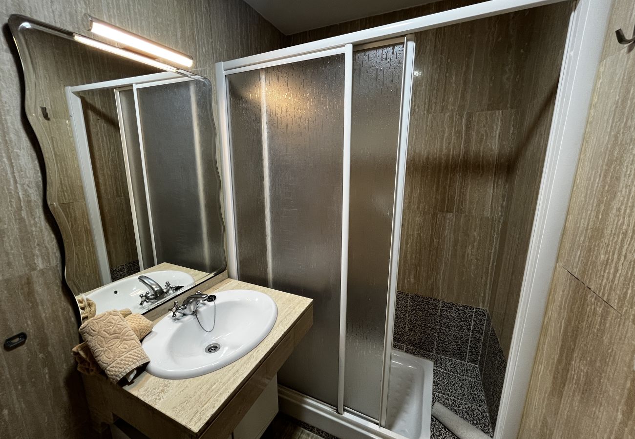 Apartamento en Cádiz - Las Gemelas de Benjumeda Ascensor Grupo AC Gestión Apartamento en Cádiz - Las Gemelas de Benjumeda Ascensor Grupo AC Gestión