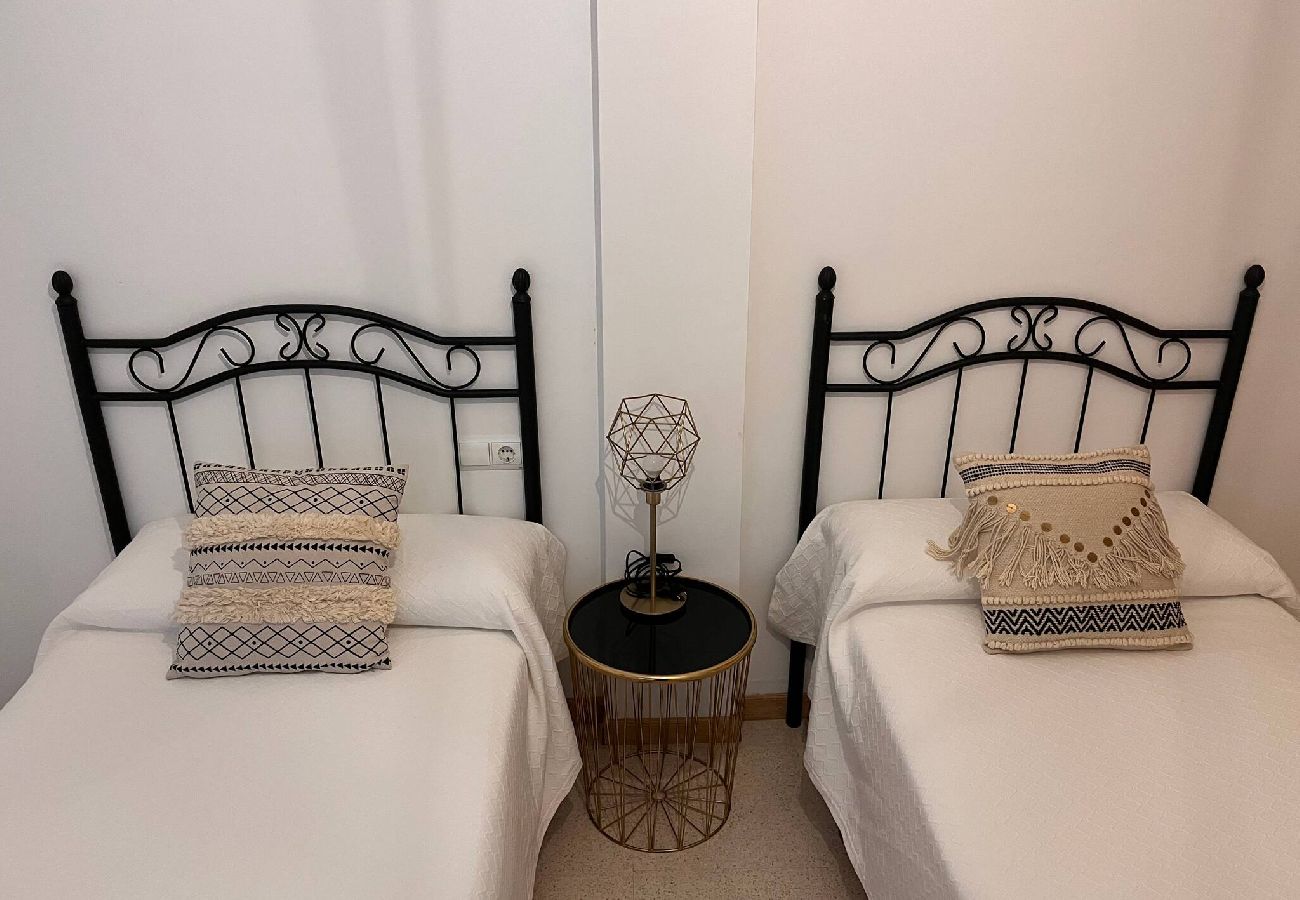 Apartamento en Cádiz - La Gaviota Playa, Park y Ascensor Grupo AC Gestión Apartamento en Cádiz - La Gaviota Playa, Park y Ascensor Grupo AC Gestión