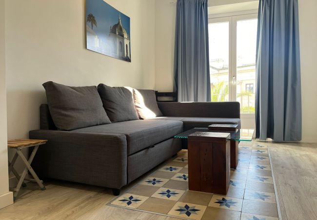 Apartamento en Cádiz - Penthouse La plaza con Ascensor Grupo AC Gestion Apartamento en Cádiz - Penthouse La plaza con Ascensor Grupo AC Gestion