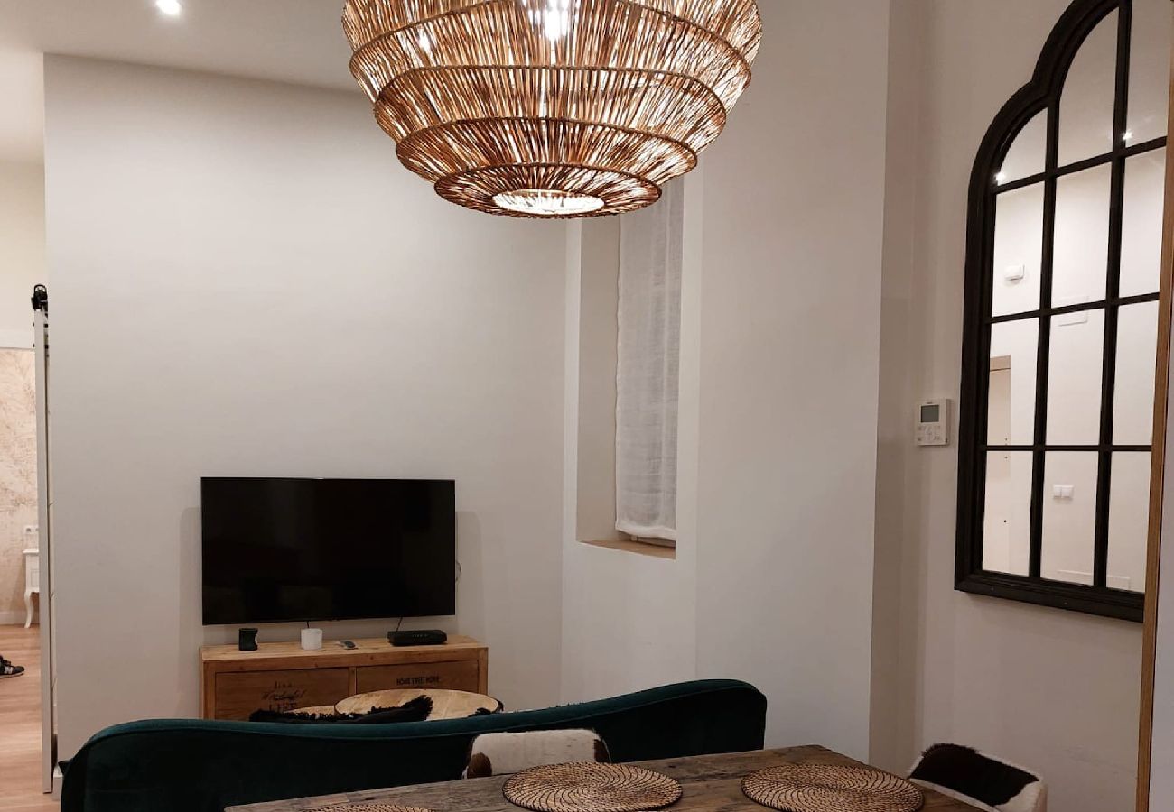 Apartamento en Cádiz - HIDDEN GEM. Pasquin Suites in Mercado central