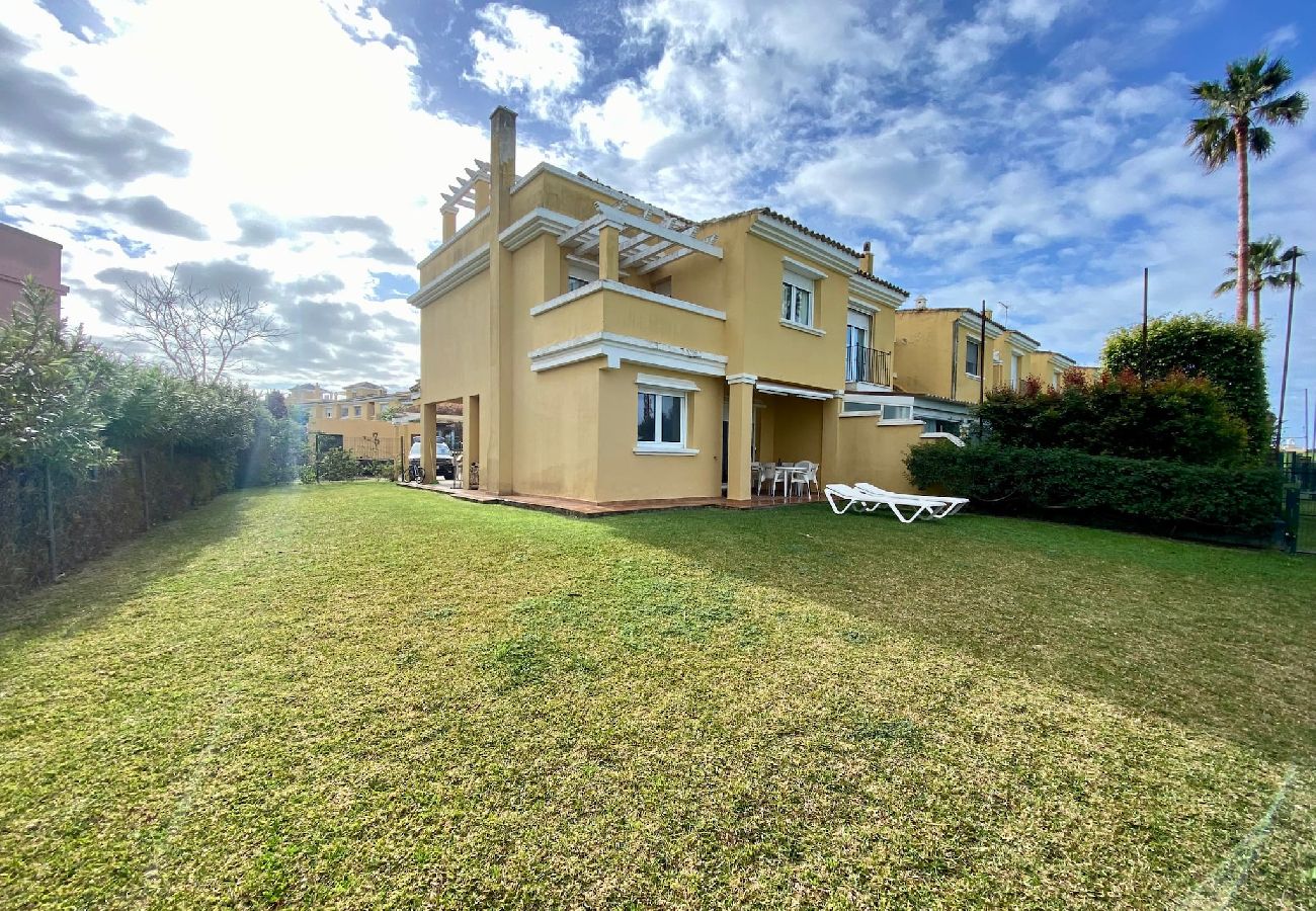 Villa en Chiclana de la Frontera - Villa entre hoyos y la playa Grupo AC Gestion