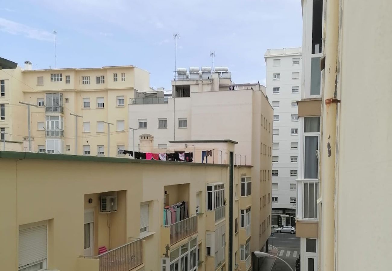 Apartamento en Cádiz - Keka en Playa la Victoria Grupo AC Gestion