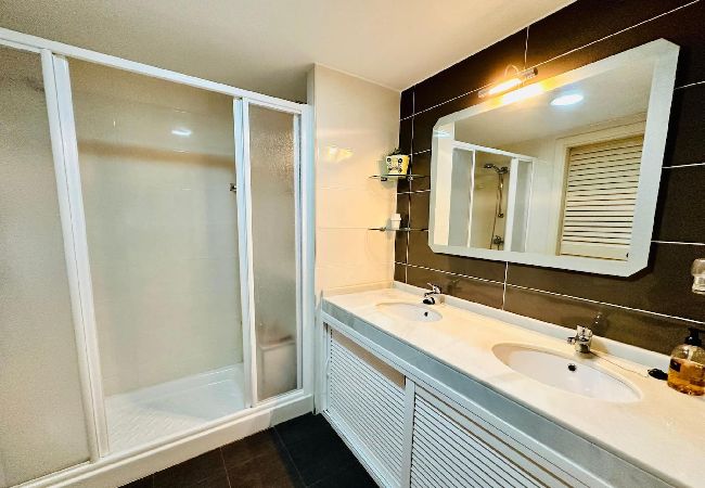 Apartamento en Cádiz - Avenida Portugal con Ascensor Grupo AC Gestión Apartamento en Cádiz - Avenida Portugal con Ascensor Grupo AC Gestión