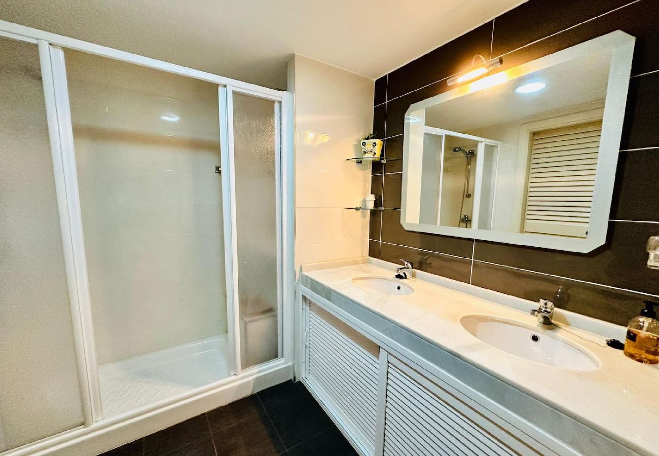 Apartamento en Cádiz - Avenida Portugal con Ascensor Grupo AC Gestión Apartamento en Cádiz - Avenida Portugal con Ascensor Grupo AC Gestión