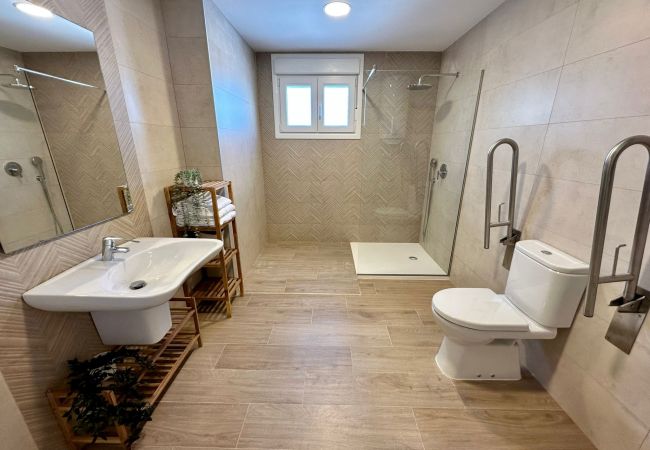 Apartamento en Cádiz - La Muralla 203 Adaptado Grupo AC Gestion Apartamento en Cádiz - La Muralla 203 Adaptado Grupo AC Gestion